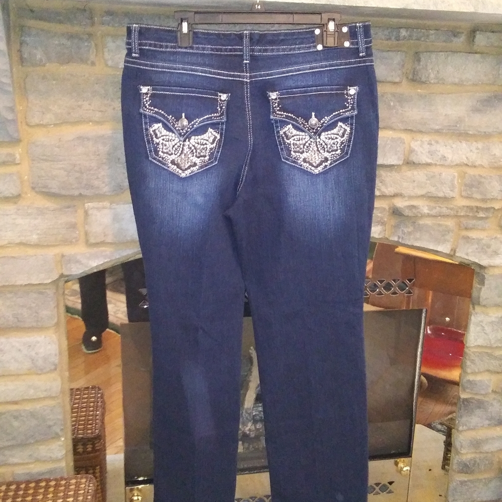 ⭐ Embroidered Style & Company jeans